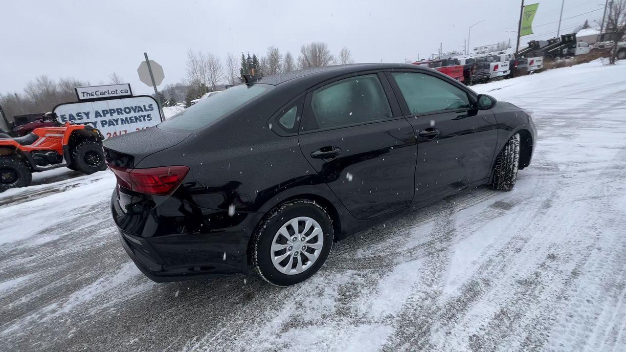 2021 Kia Forte LX FRONT WHEEL DRIVE, HEATED FRONT SEATS, BACK UP CAMERA!! Photo