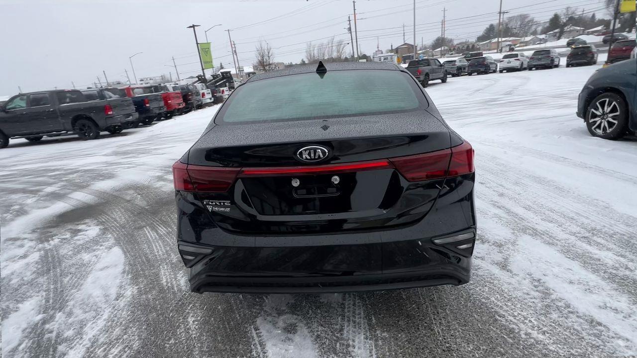 2021 Kia Forte LX FRONT WHEEL DRIVE, HEATED FRONT SEATS, BACK UP CAMERA!! Photo