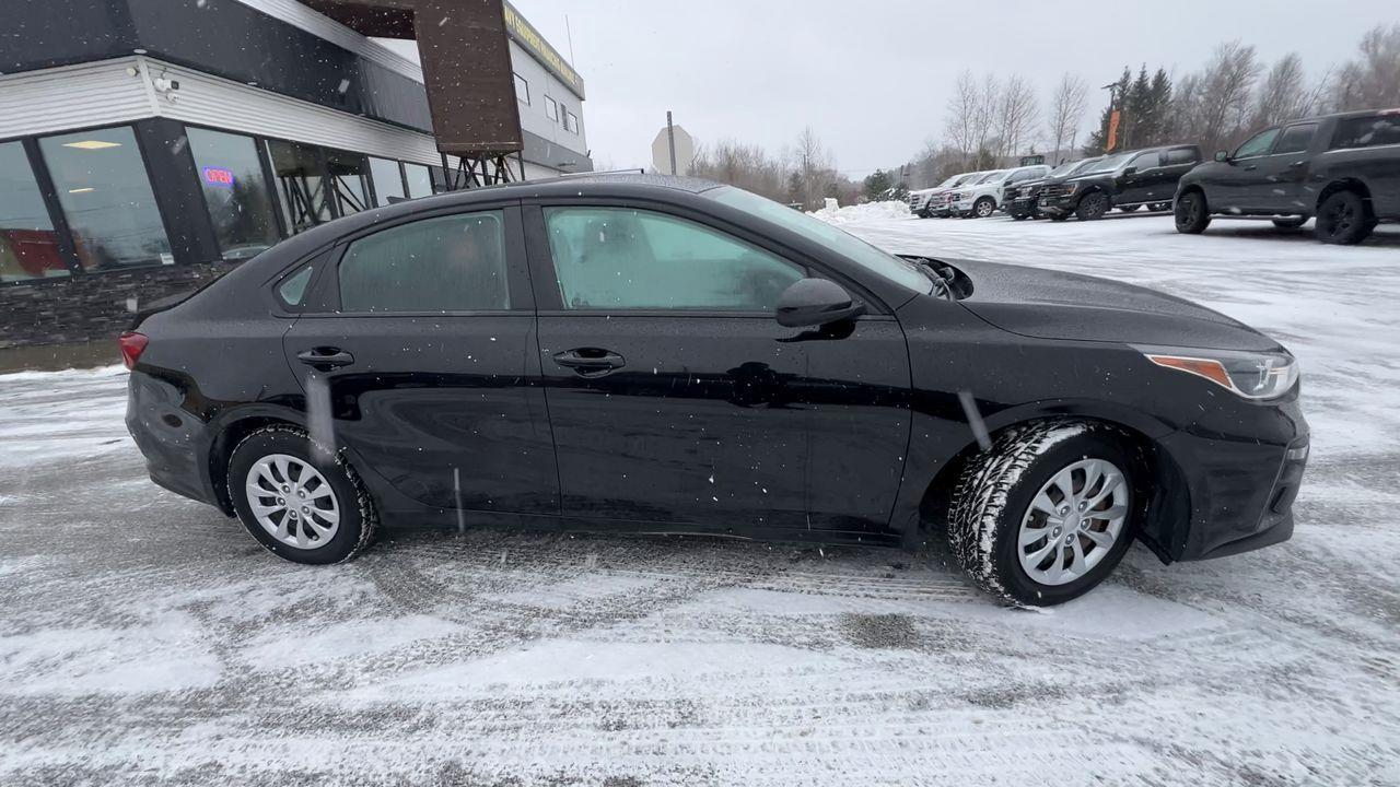 2021 Kia Forte LX FRONT WHEEL DRIVE, HEATED FRONT SEATS, BACK UP CAMERA!! Photo