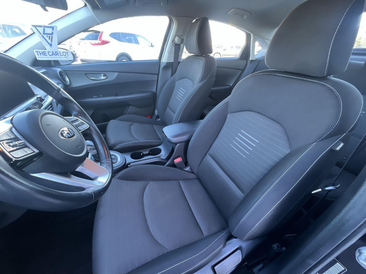 2021 Kia Forte LX FRONT WHEEL DRIVE, HEATED FRONT SEATS, BACK UP CAMERA!! Photo