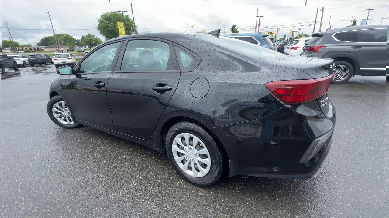 2021 Kia Forte LX FRONT WHEEL DRIVE, HEATED FRONT SEATS, BACK UP CAMERA!! Photo