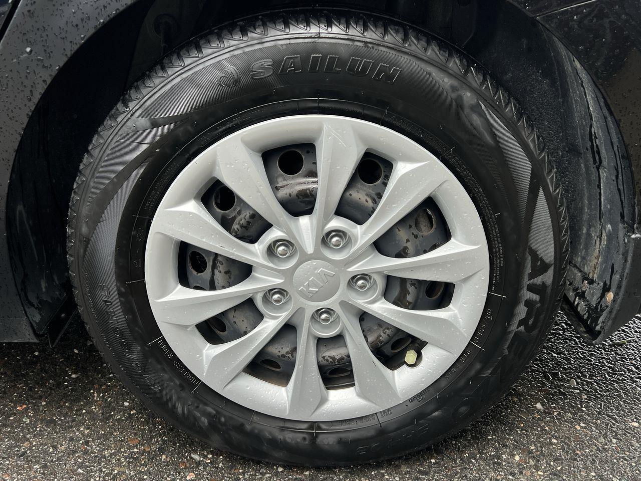 2021 Kia Forte LX FRONT WHEEL DRIVE, HEATED FRONT SEATS, BACK UP CAMERA!! Photo