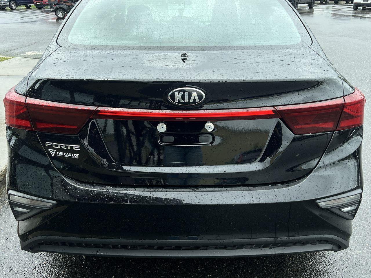 2021 Kia Forte LX FRONT WHEEL DRIVE, HEATED FRONT SEATS, BACK UP CAMERA!! Photo