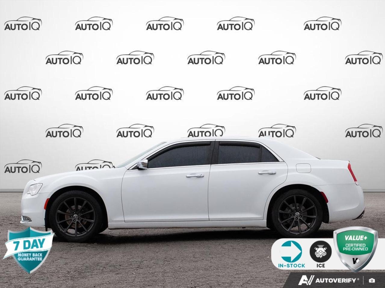 2018 Chrysler 300 Limited HEATED/VENTED LEATHER SEATS | POWER SUNROOF Photo2