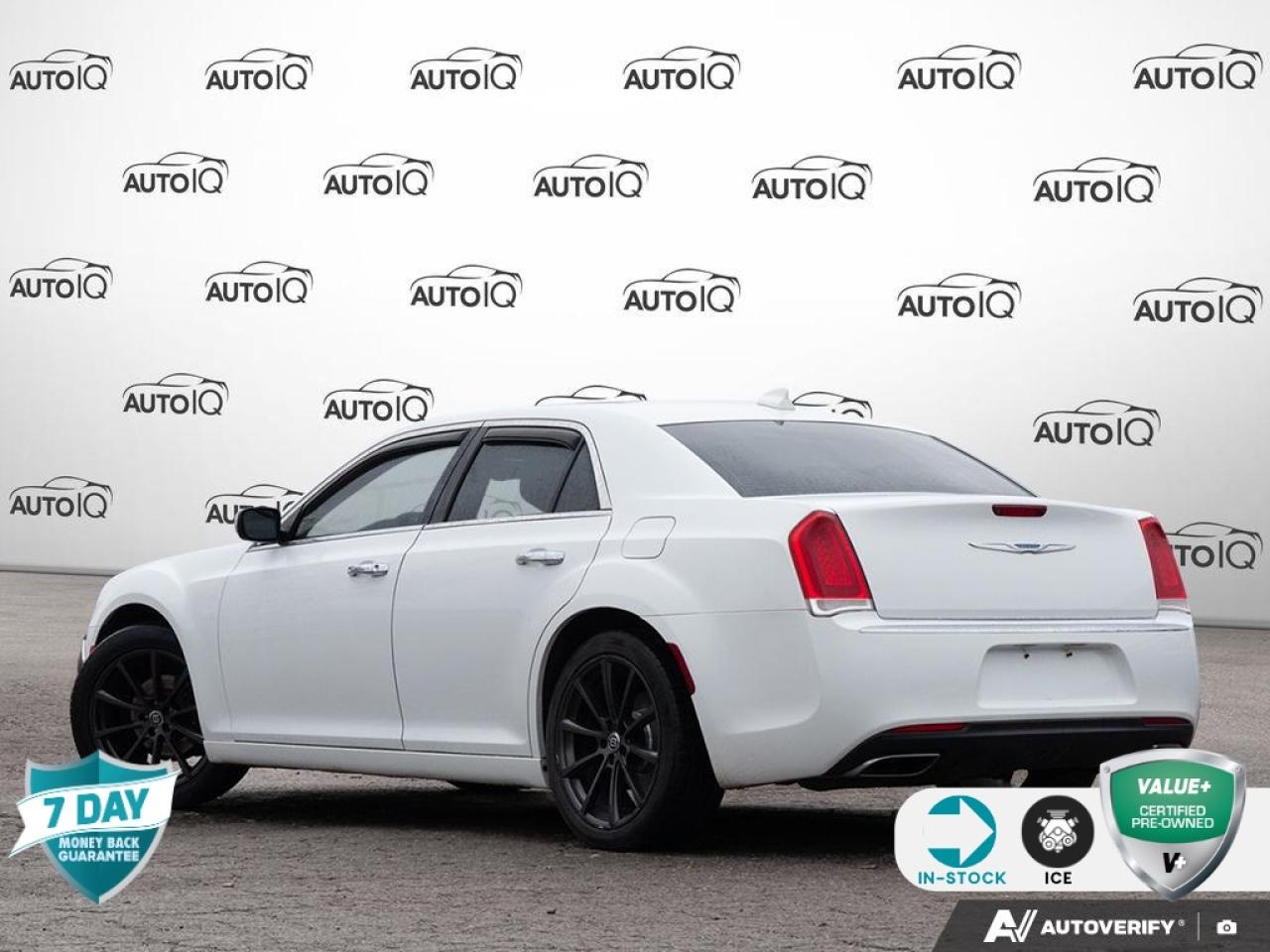 2018 Chrysler 300 Limited HEATED/VENTED LEATHER SEATS | POWER SUNROOF Photo3