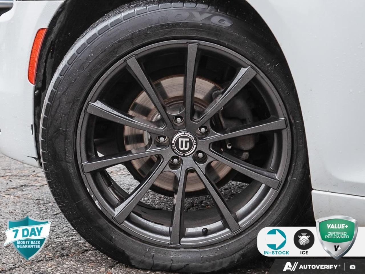 2018 Chrysler 300 Limited HEATED/VENTED LEATHER SEATS | POWER SUNROOF Photo