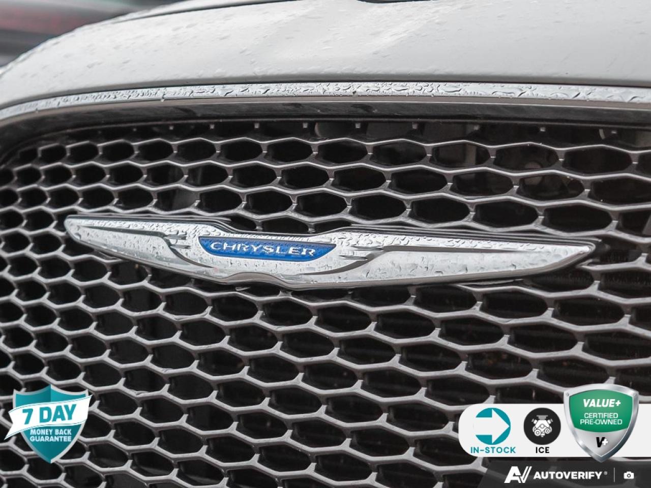 2018 Chrysler 300 Limited HEATED/VENTED LEATHER SEATS | POWER SUNROOF Photo