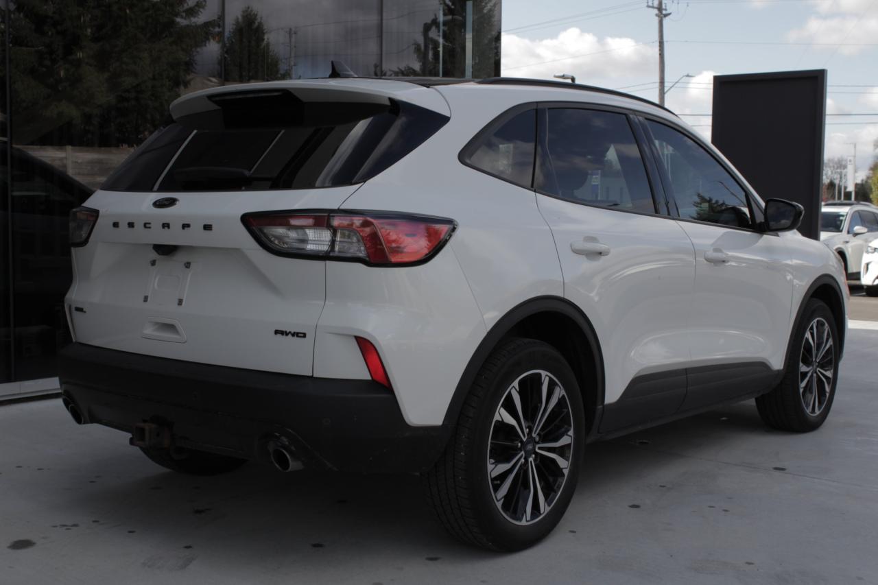 2022 Ford Escape SEL Photo4