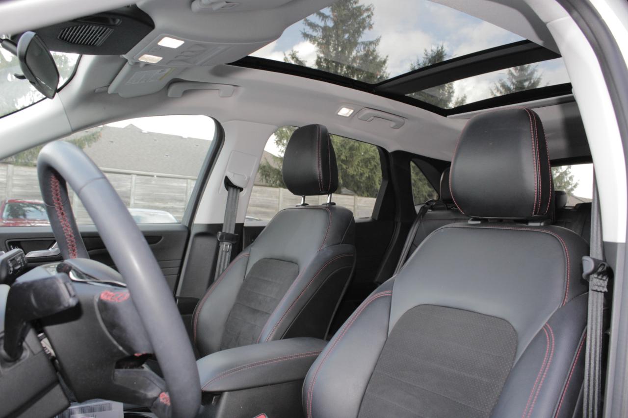 2022 Ford Escape SEL Photo