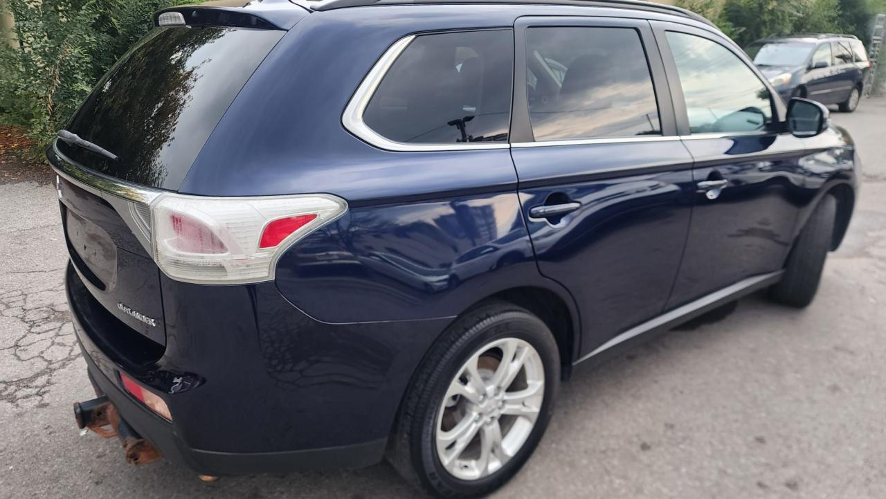 2014 Mitsubishi Outlander GT - Photo #12