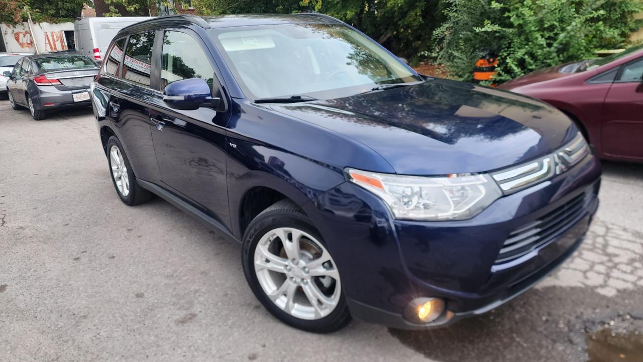 2014 Mitsubishi Outlander GT Photo2