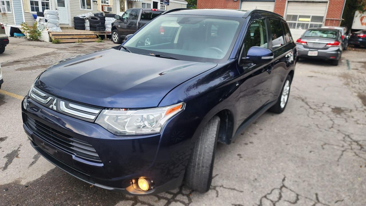 2014 Mitsubishi Outlander GT - Photo #1