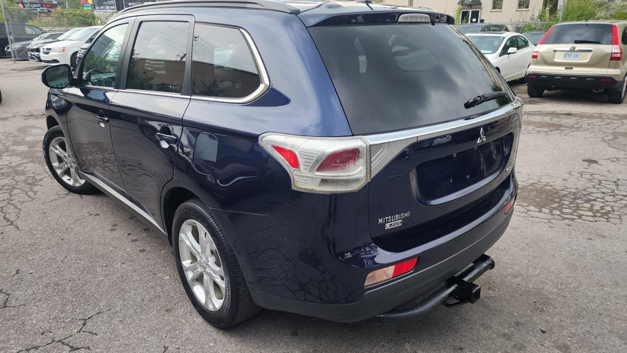 2014 Mitsubishi Outlander GT - Photo #6