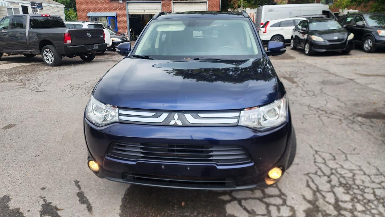2014 Mitsubishi Outlander GT - Photo #2