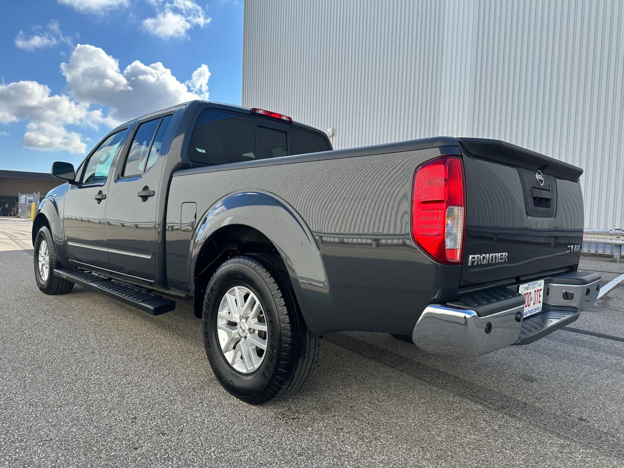 2015 Nissan Frontier SV Long Wheels Base 64264 Kms Photo3