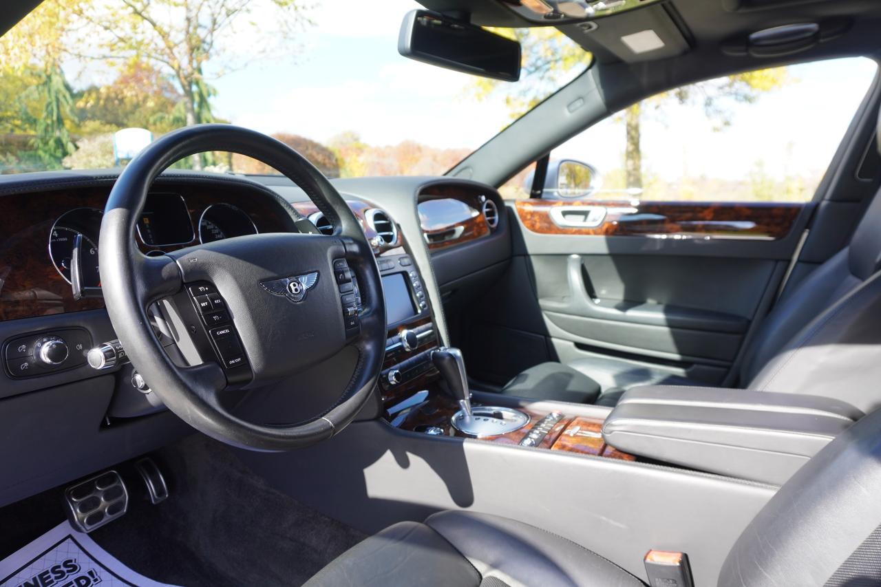 2006 Bentley Continental Flying Spur W12 / EXECUTIVE SEDAN/ LOW KM'S/ NO ACCIDENTS/ AWD Photo