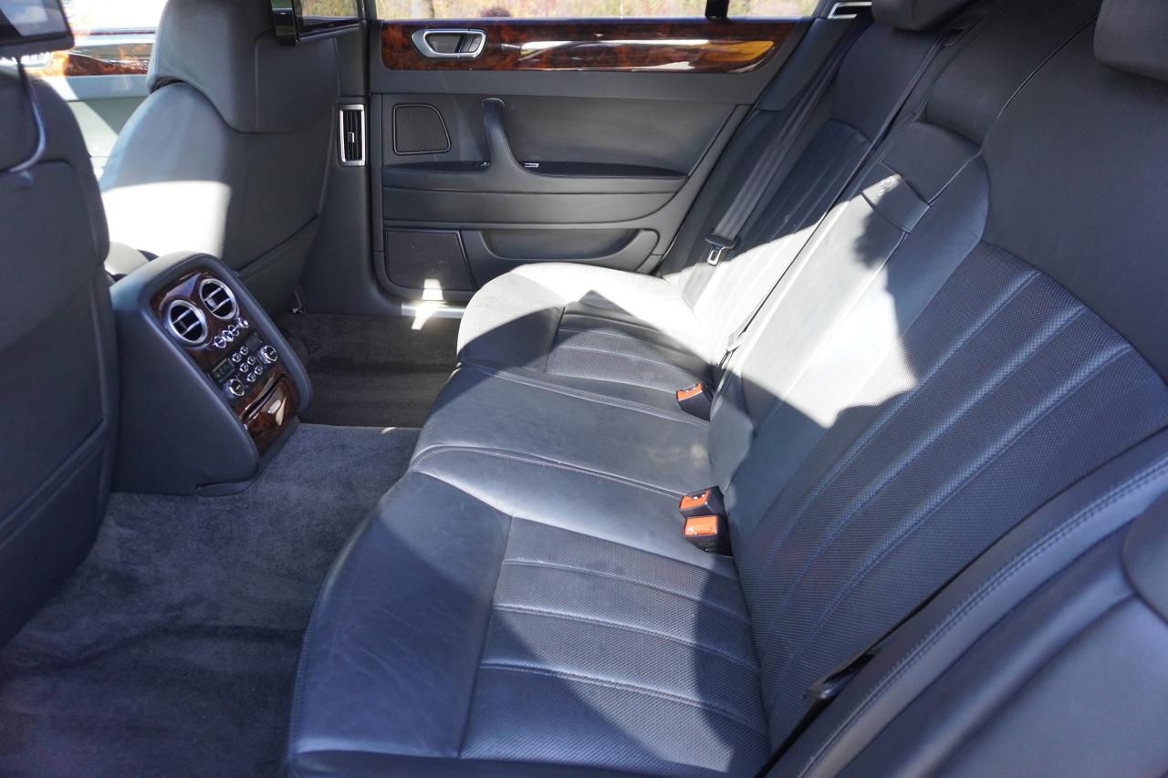 2006 Bentley Continental Flying Spur W12 / EXECUTIVE SEDAN/ LOW KM'S/ NO ACCIDENTS/ AWD Photo