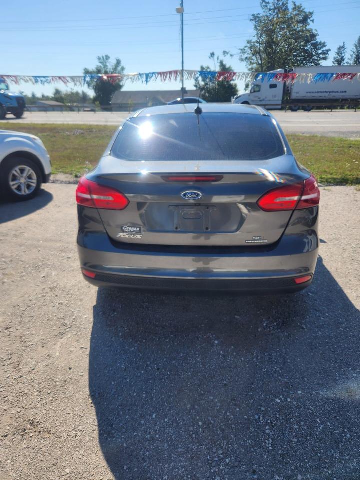 2015 Ford Focus 4DR SDN SE Photo3