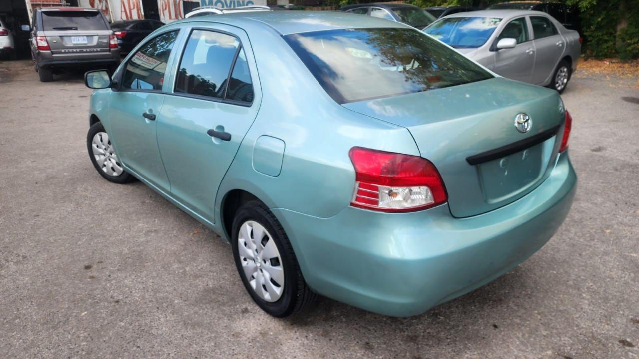 2010 Toyota Yaris  Photo3