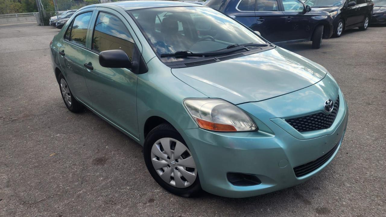 2010 Toyota Yaris  - Photo #3