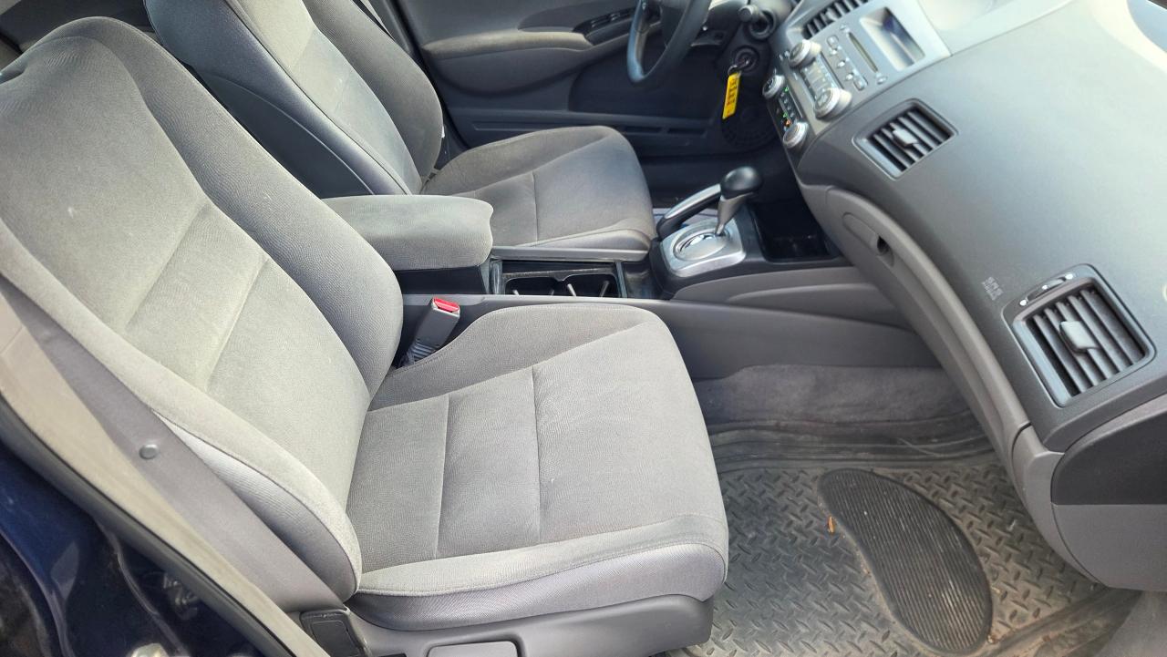 2006 Honda Civic 4DR LX AUTO - Photo #6
