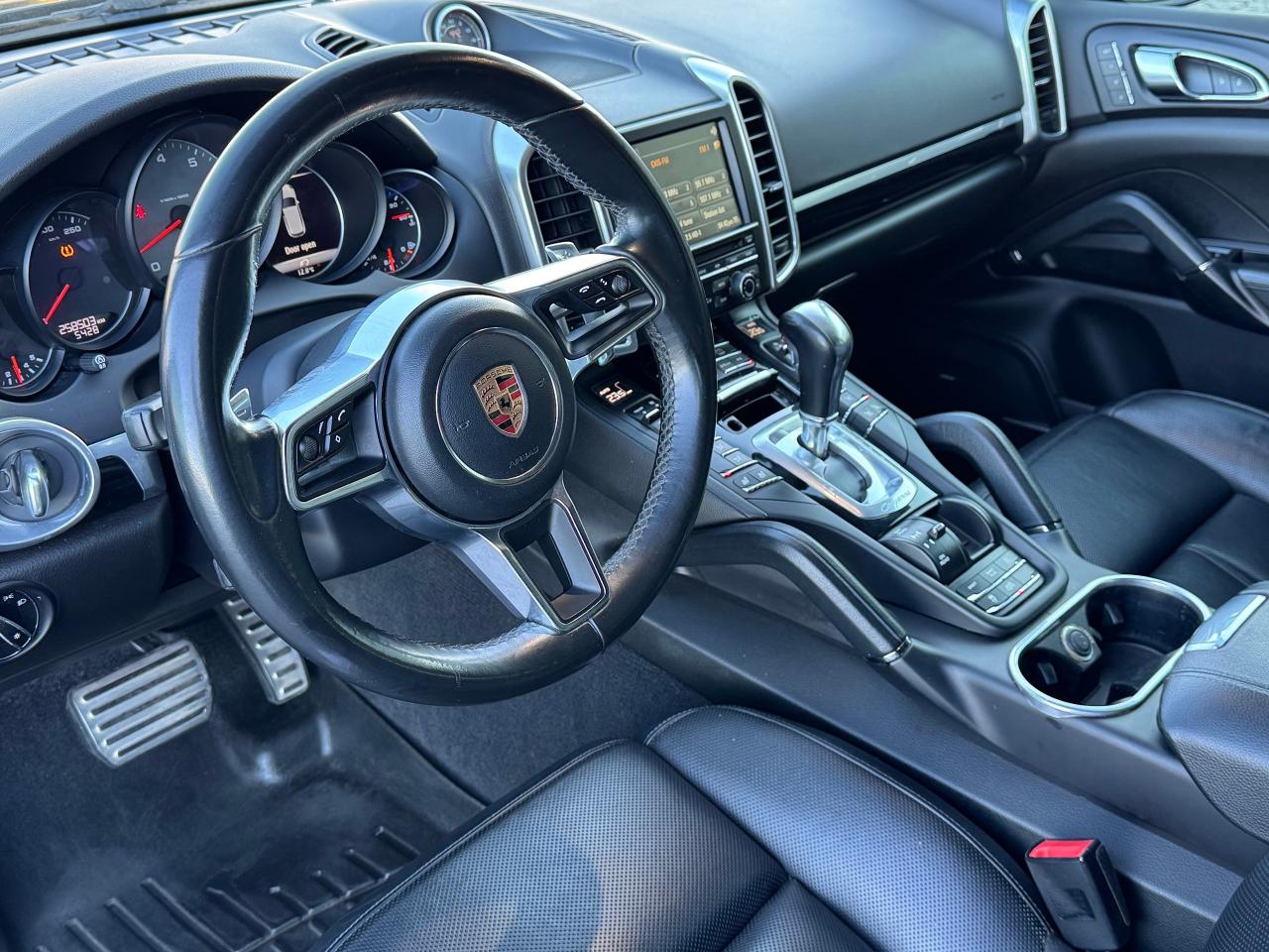 2016 Porsche Cayenne S **CLEAN CARFAX** - Photo #19