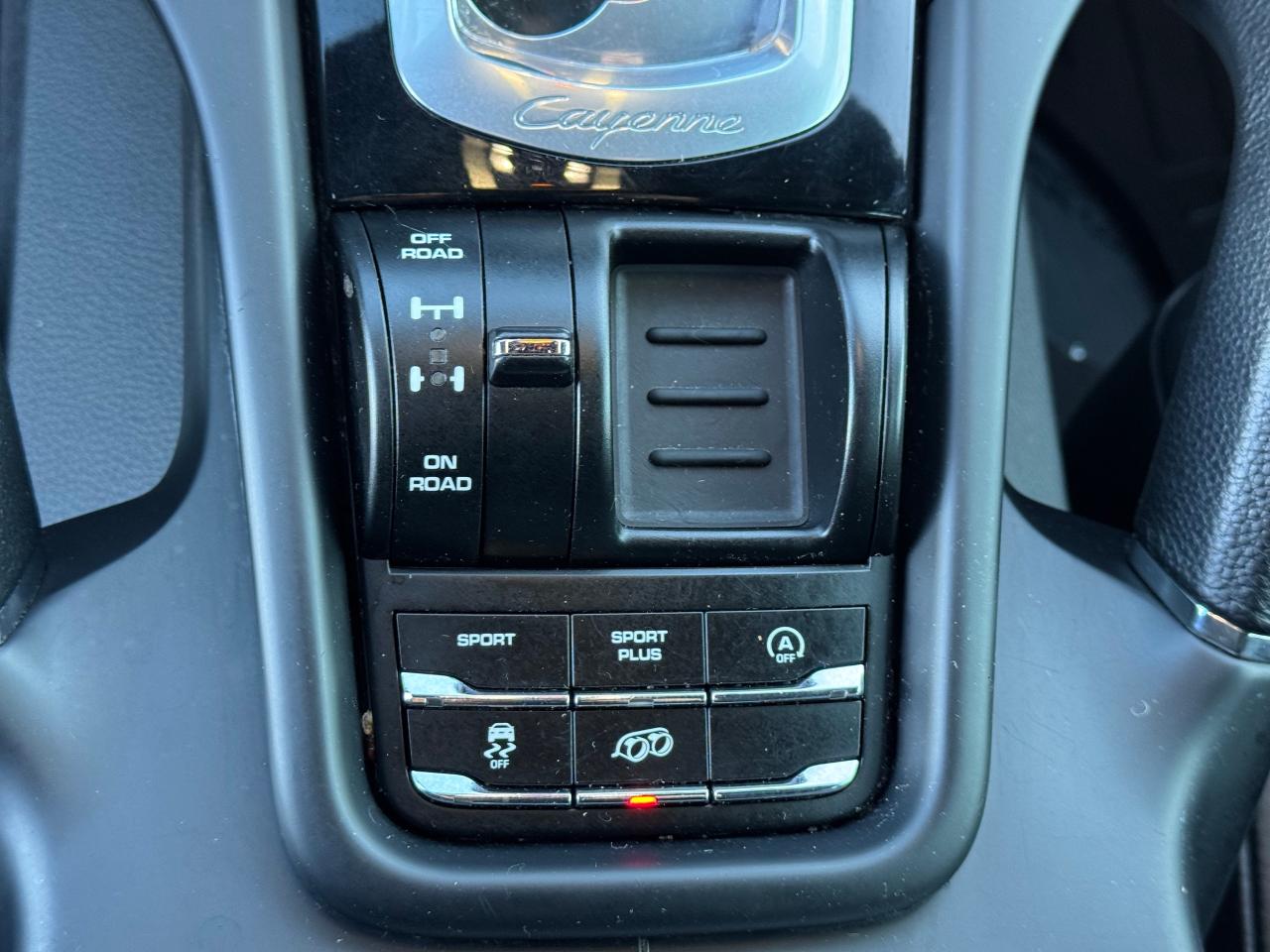 2016 Porsche Cayenne S **CLEAN CARFAX** - Photo #27