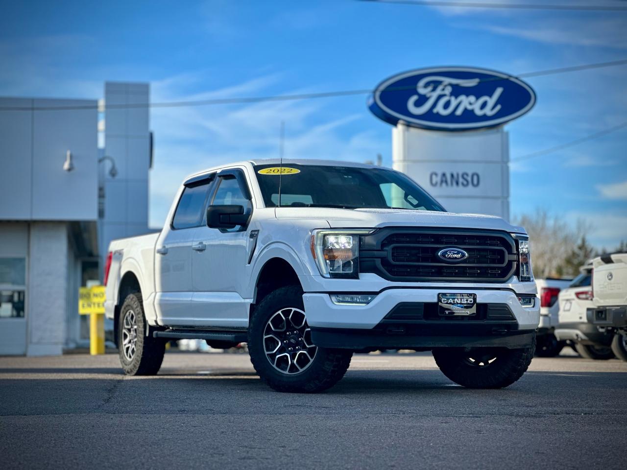 2022 Ford F-150 XLT 4WD SUPERCREW Photo0