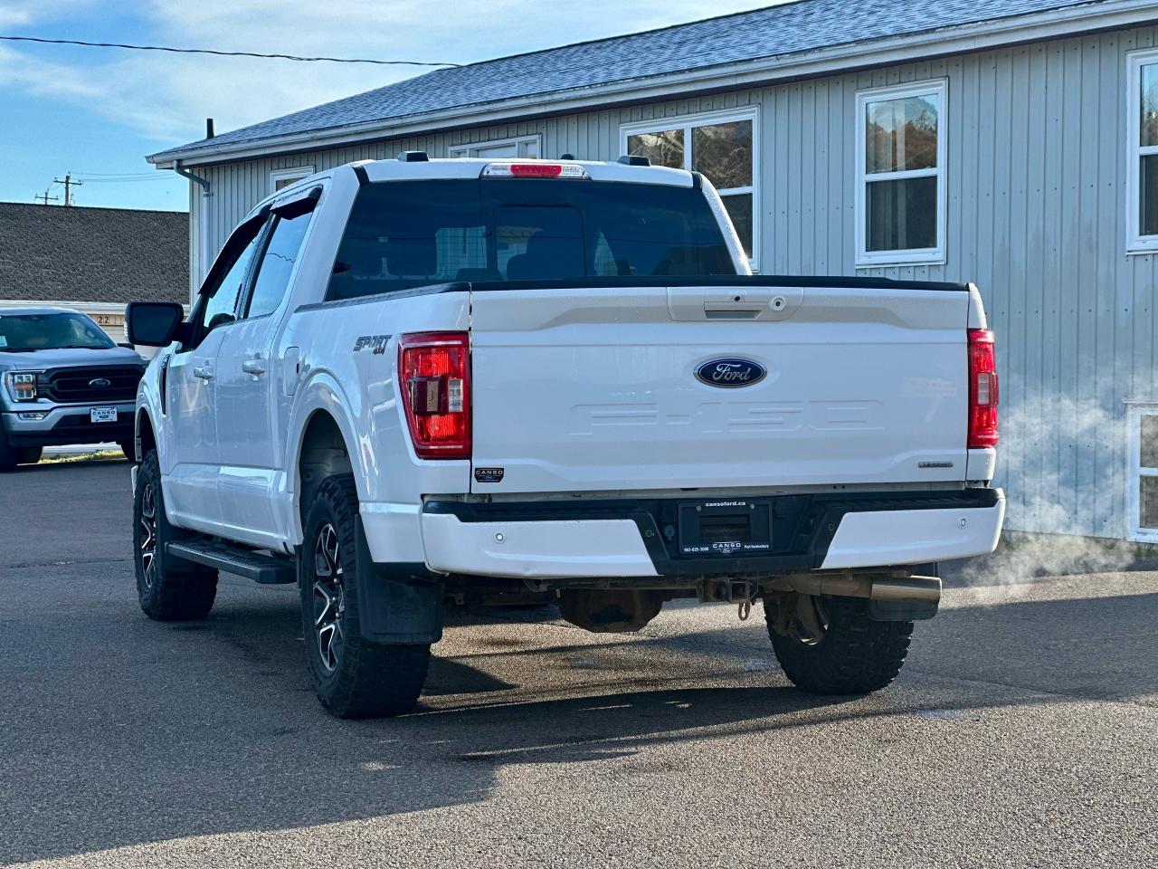 2022 Ford F-150 XLT 4WD SUPERCREW Photo5