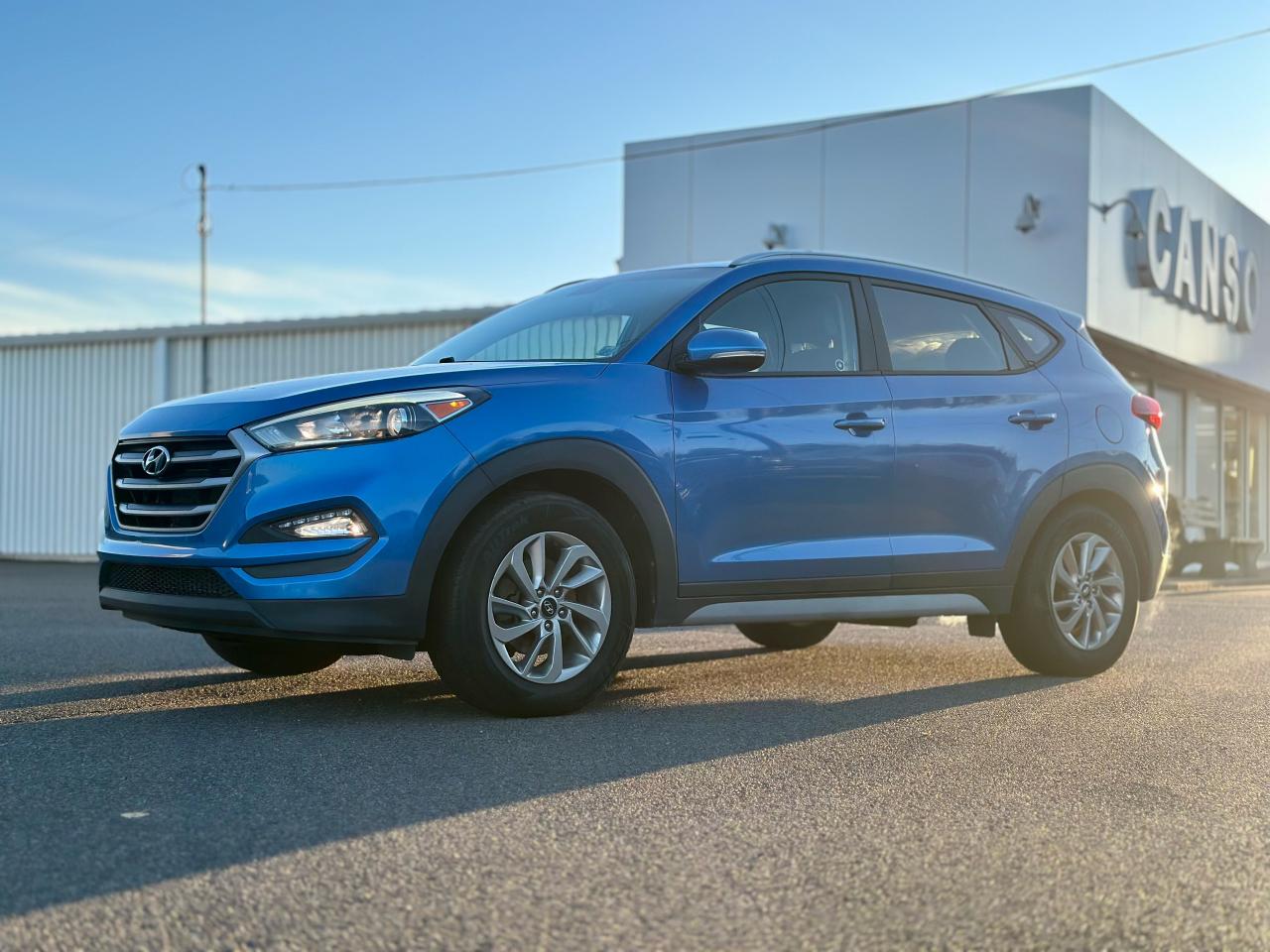 2018 Hyundai PREMIUM PREMIUM AWD W/TWO SETS OF TIRES AND RIMS Photo3