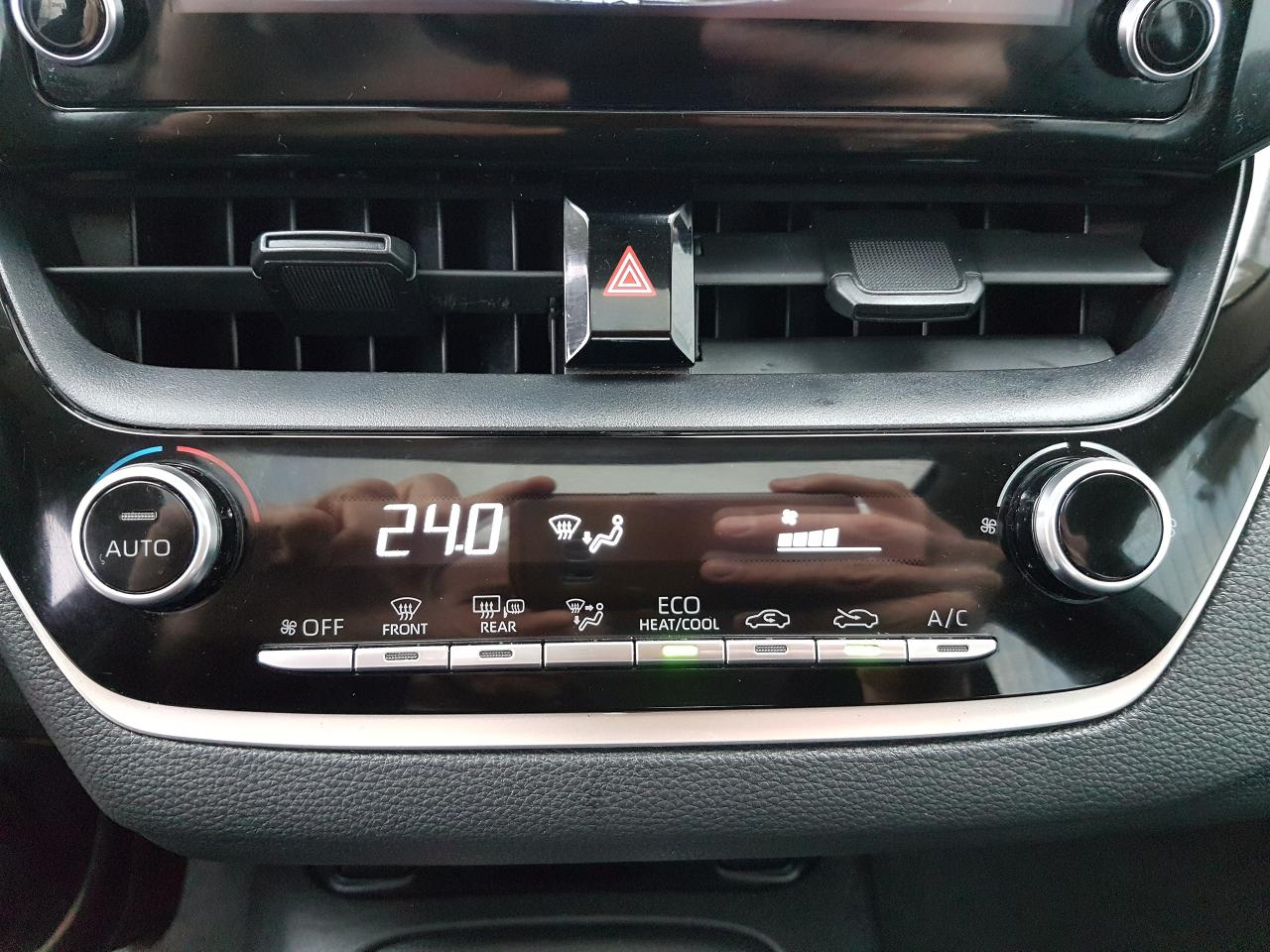 2021 Toyota Corolla LE *SUNROOF* Photo