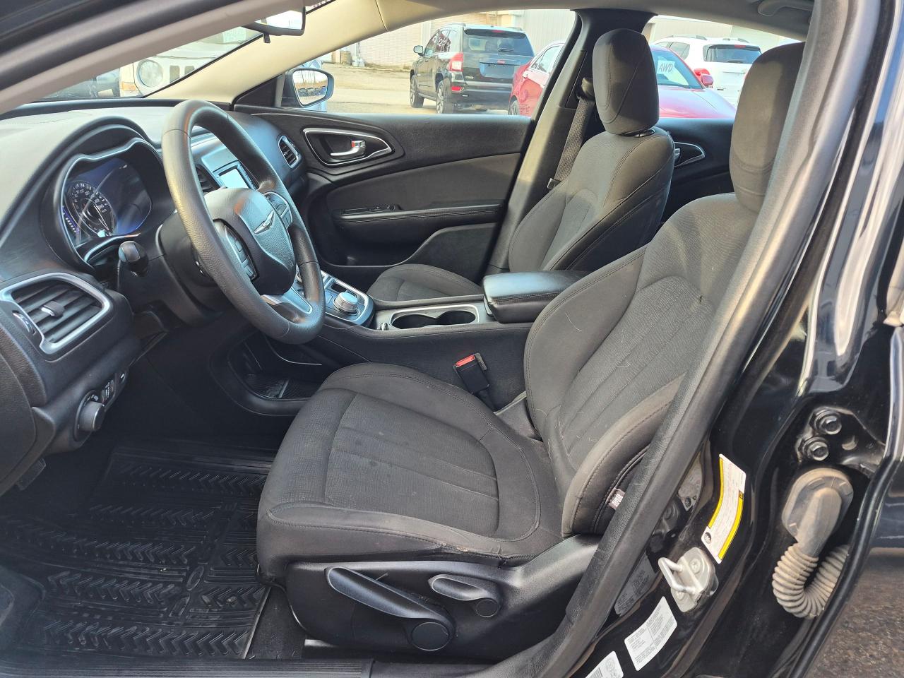 2016 Chrysler 200 LX, Automatic - Photo #15