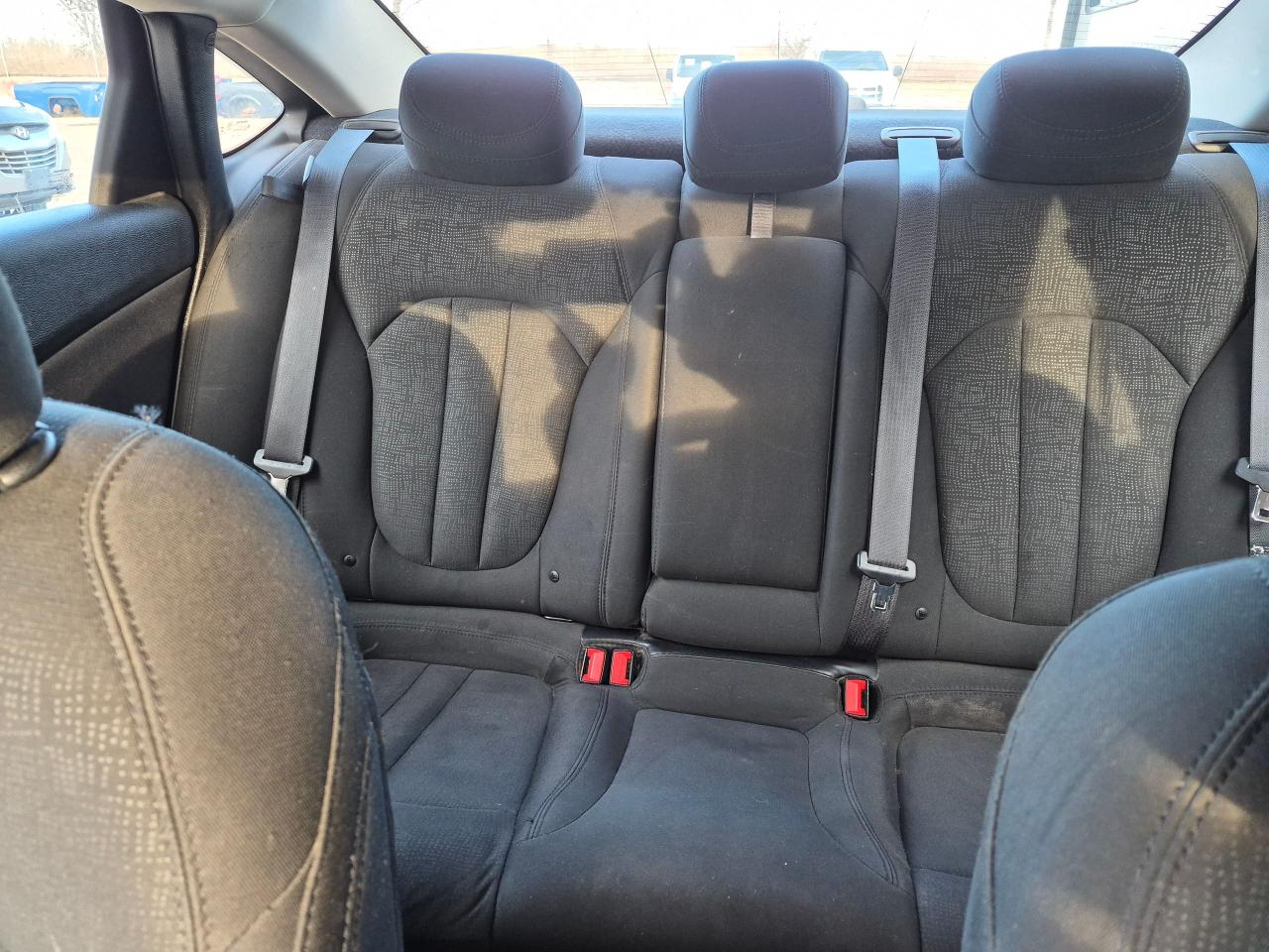 2016 Chrysler 200 LX, Automatic - Photo #16