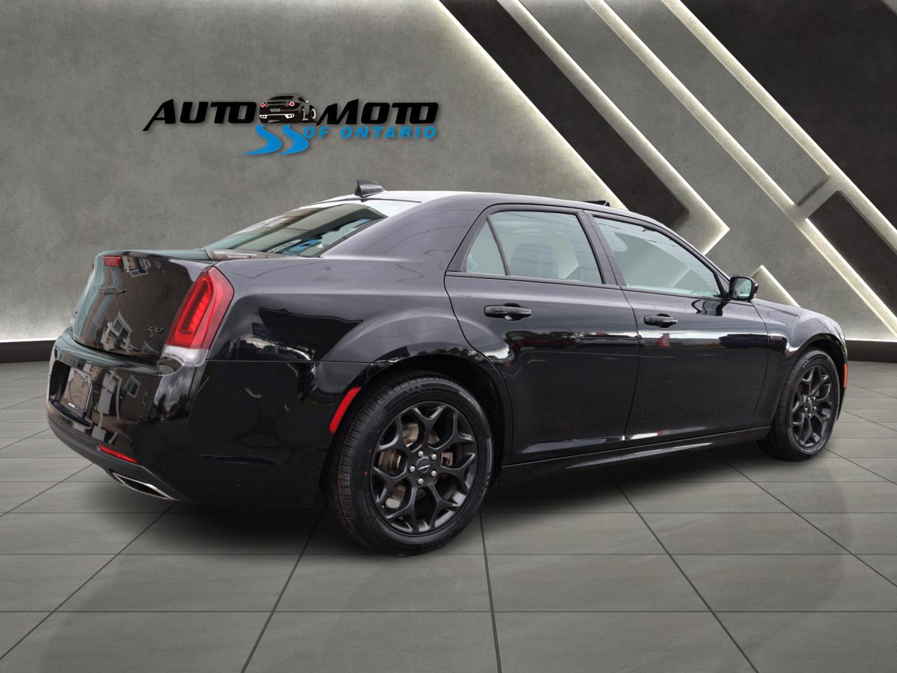2023 Chrysler 300 TOURING-L AWD CERTIFIED CAMERA NAV BLUETOOTH HEAT/COOL LEATHER PANO ROOF CRUISE ALLOYS - Photo #5