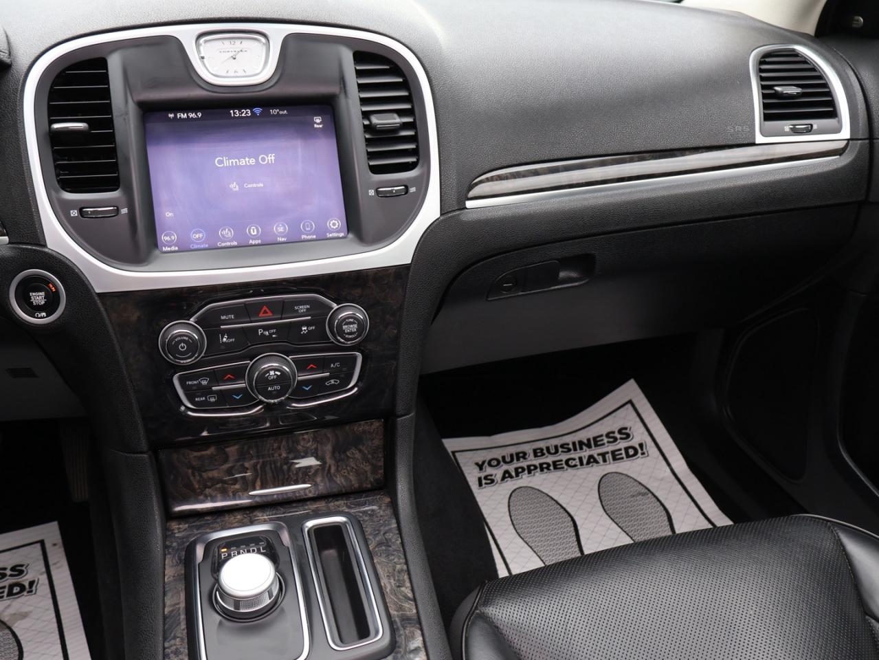 2023 Chrysler 300 TOURING-L AWD CERTIFIED CAMERA NAV BLUETOOTH HEAT/COOL LEATHER PANO ROOF CRUISE ALLOYS - Photo #9