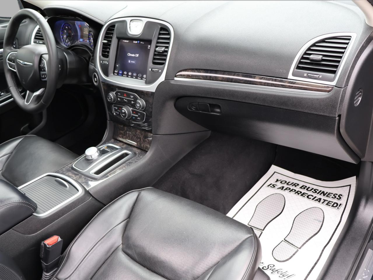 2023 Chrysler 300 TOURING-L AWD CERTIFIED CAMERA NAV BLUETOOTH HEAT/COOL LEATHER PANO ROOF CRUISE ALLOYS - Photo #11