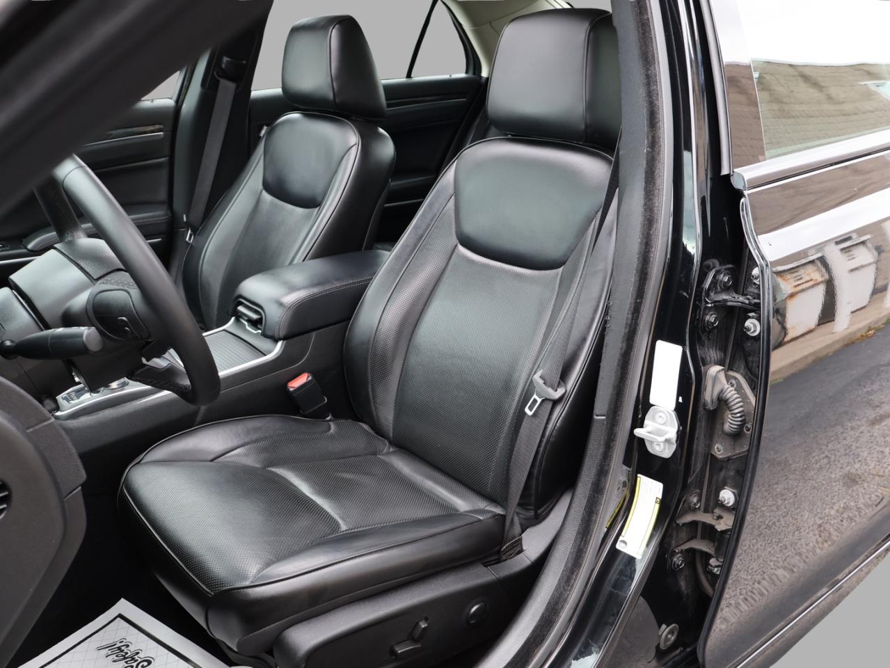 2023 Chrysler 300 TOURING-L AWD CERTIFIED CAMERA NAV BLUETOOTH HEAT/COOL LEATHER PANO ROOF CRUISE ALLOYS - Photo #12