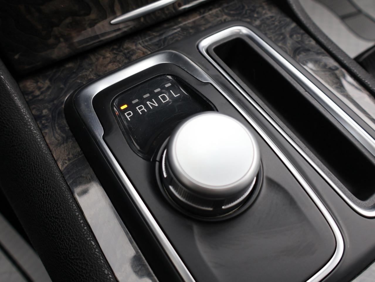 2023 Chrysler 300 TOURING-L AWD CERTIFIED CAMERA NAV BLUETOOTH HEAT/COOL LEATHER PANO ROOF CRUISE ALLOYS - Photo #18