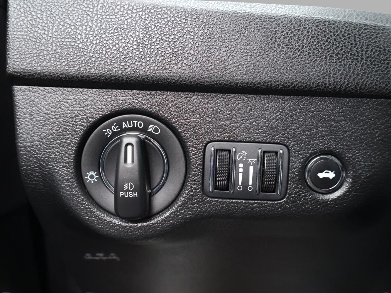 2023 Chrysler 300 TOURING-L AWD CERTIFIED CAMERA NAV BLUETOOTH HEAT/COOL LEATHER PANO ROOF CRUISE ALLOYS - Photo #29