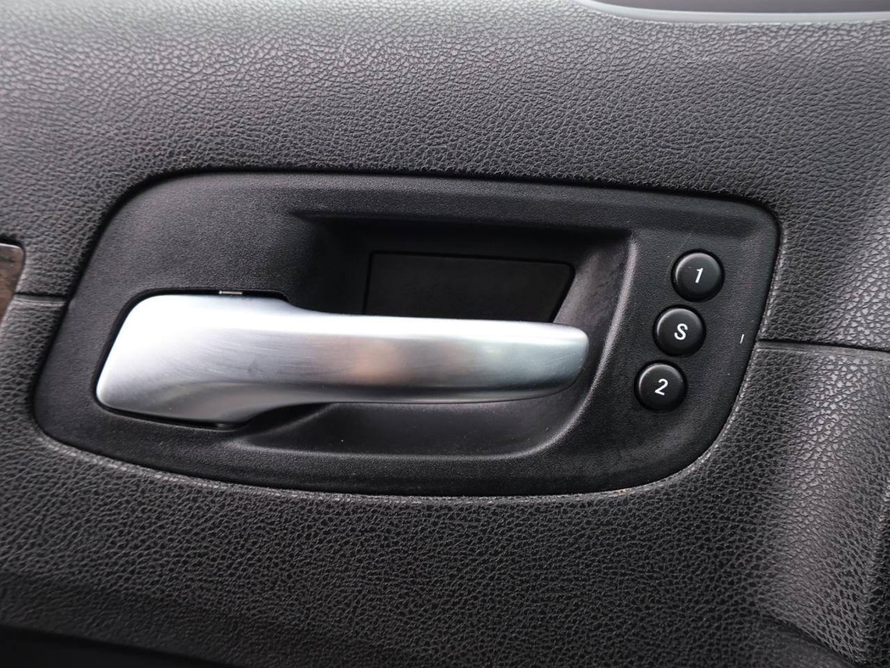 2023 Chrysler 300 TOURING-L AWD CERTIFIED CAMERA NAV BLUETOOTH HEAT/COOL LEATHER PANO ROOF CRUISE ALLOYS - Photo #30