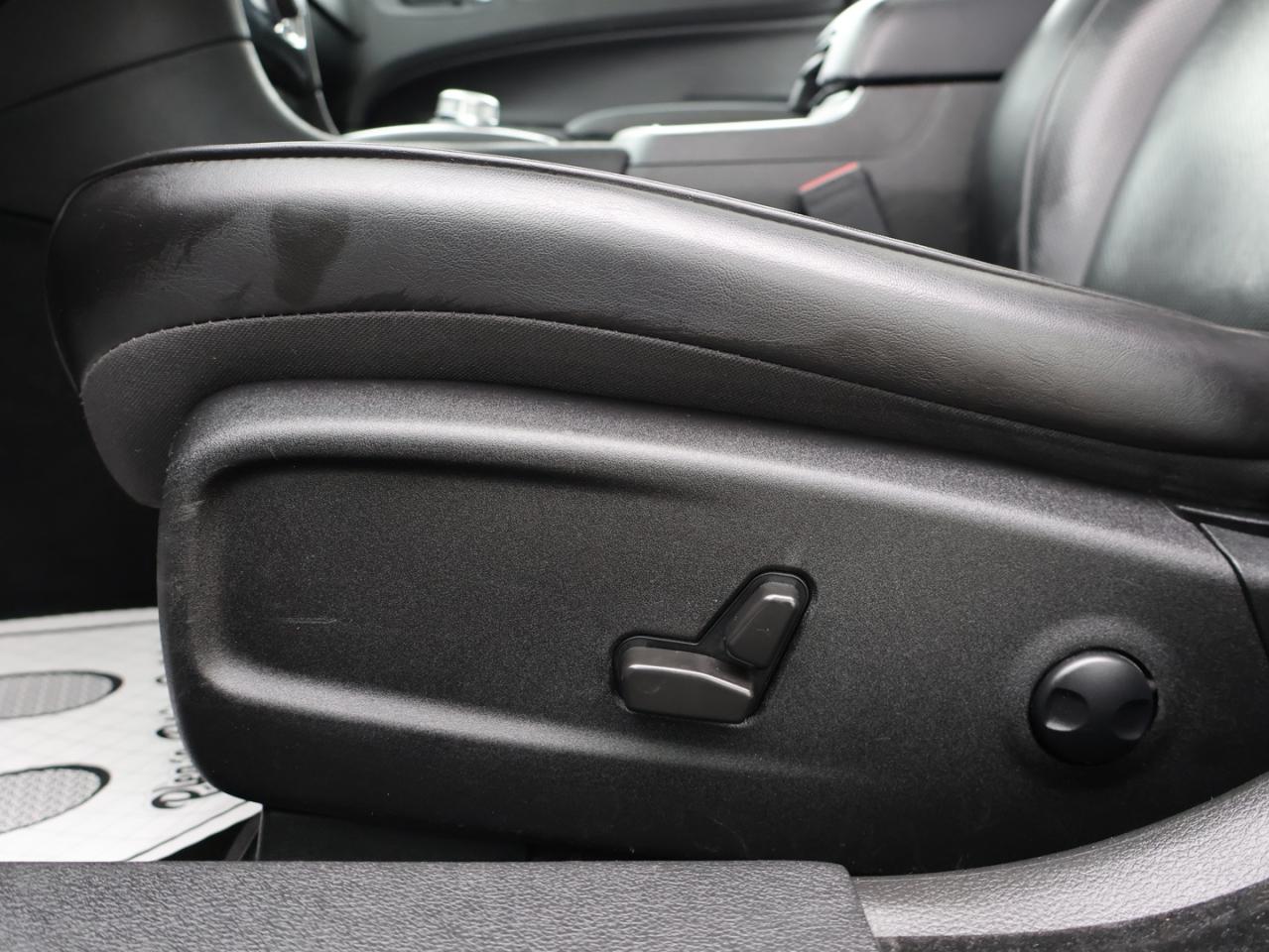 2023 Chrysler 300 TOURING-L AWD CERTIFIED CAMERA NAV BLUETOOTH HEAT/COOL LEATHER PANO ROOF CRUISE ALLOYS - Photo #34