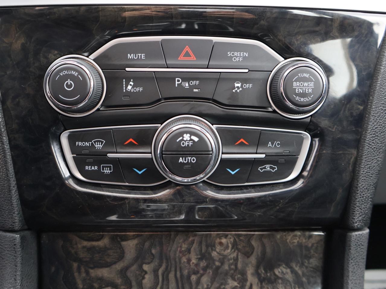 2023 Chrysler 300 TOURING-L AWD CERTIFIED CAMERA NAV BLUETOOTH HEAT/COOL LEATHER PANO ROOF CRUISE ALLOYS - Photo #35