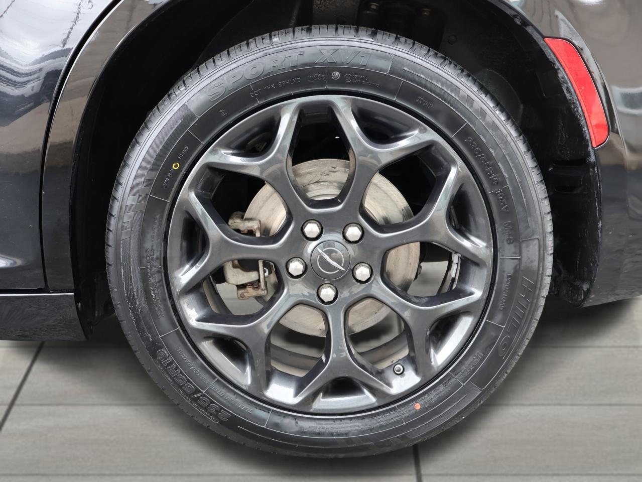 2023 Chrysler 300 TOURING-L AWD CERTIFIED CAMERA NAV BLUETOOTH HEAT/COOL LEATHER PANO ROOF CRUISE ALLOYS - Photo #47