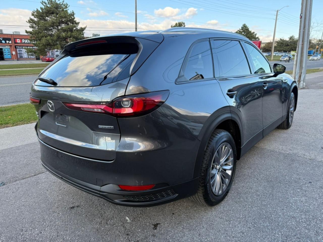 2025 Mazda CX-90 MHEV GS-L/ 7-PASSENGER/ LOW MILEAGE/ PREMIUM SPORT - Photo #4