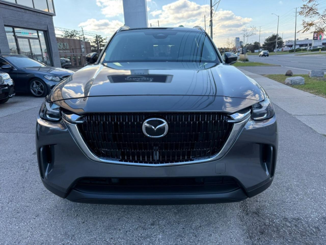 2025 Mazda CX-90 MHEV GS-L/ 7-PASSENGER/ LOW MILEAGE/ PREMIUM SPORT - Photo #2