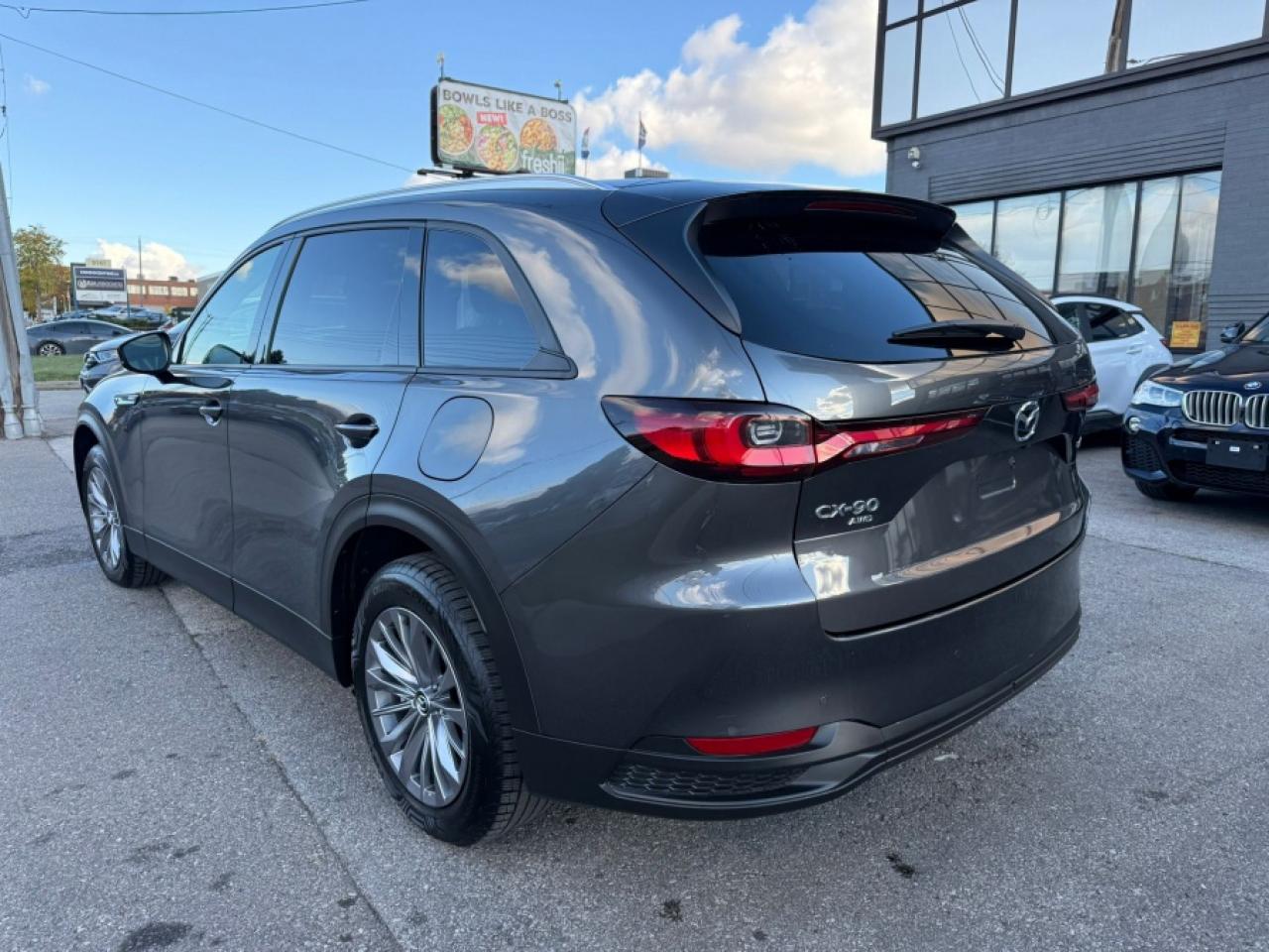 2025 Mazda CX-90 MHEV GS-L/ 7-PASSENGER/ LOW MILEAGE/ PREMIUM SPORT - Photo #8