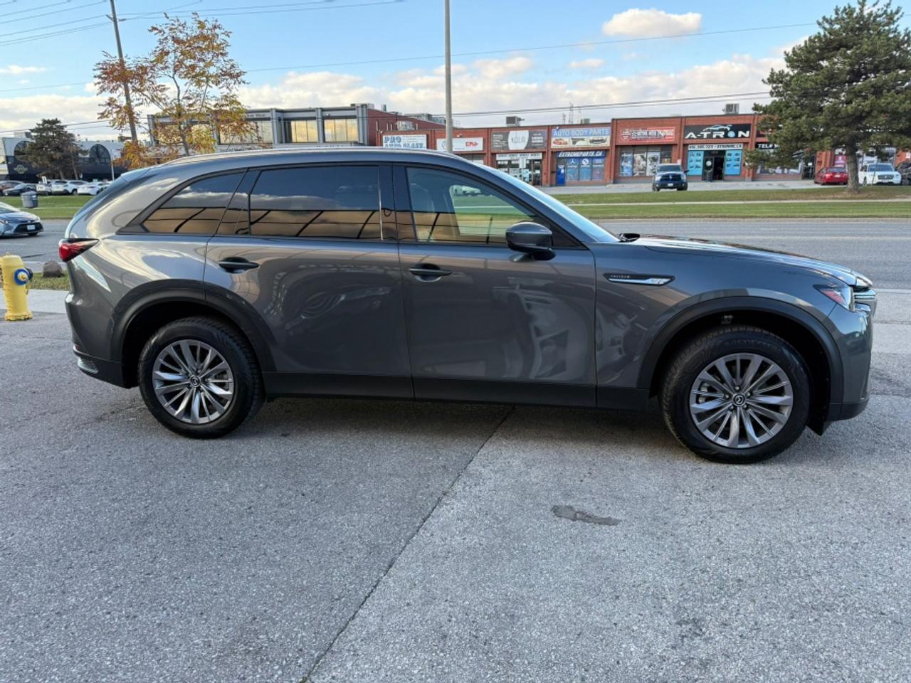 2025 Mazda CX-90 MHEV GS-L/ 7-PASSENGER/ LOW MILEAGE/ PREMIUM SPORT - Photo #5