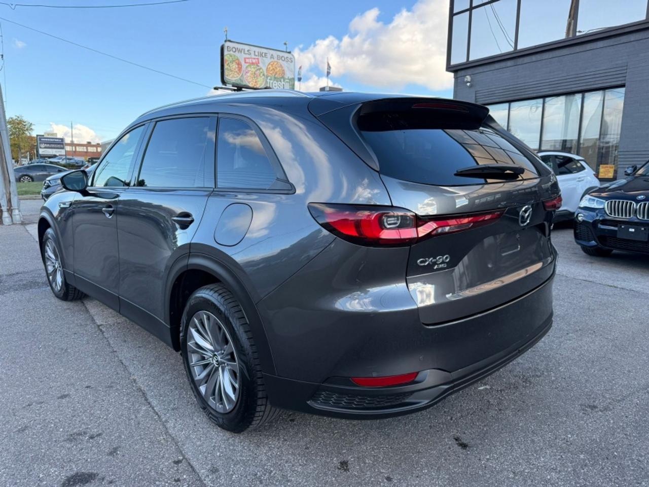 2025 Mazda CX-90 MHEV GS-L/ 7-PASSENGER/ LOW MILEAGE/ PREMIUM SPORT - Photo #8