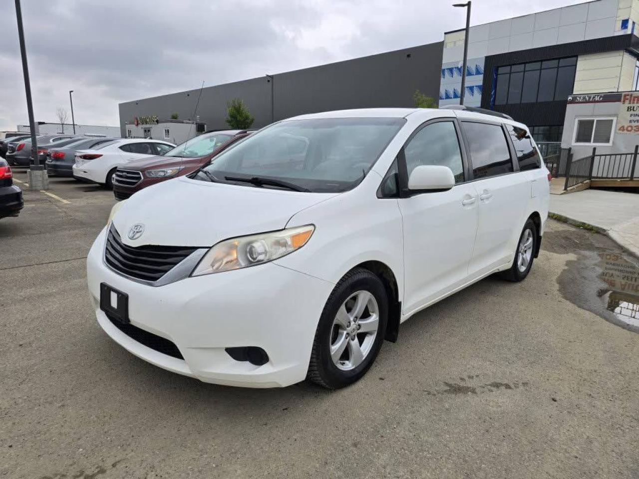 Used 2011 Toyota Sienna 5dr V6 7-Pass FWD for sale in Toronto, ON