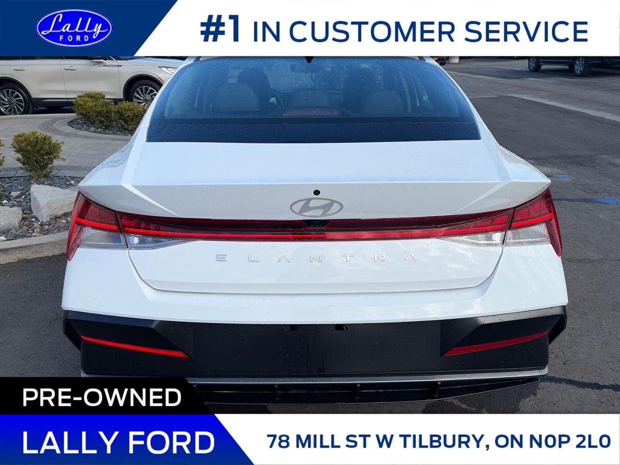 2025 Hyundai Elantra Luxury Only 16,638 kms, Like New!! Photo3